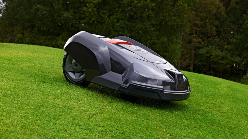 KOWOLL introduces new Kolmower M28E Robotic lawn mower